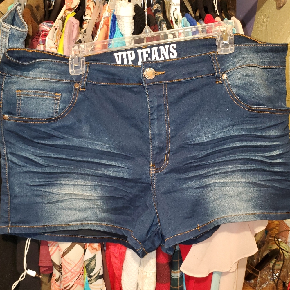 Short jean shorts